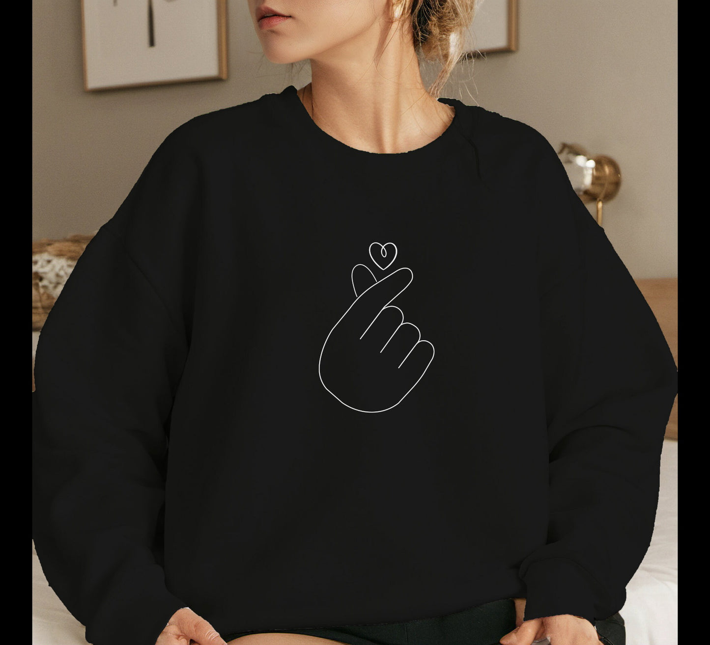 Korean finger heart sweatshirt, Cute heart sweater, k-drama k-pop crewneck sweatshirt, Xmas gift sweater.