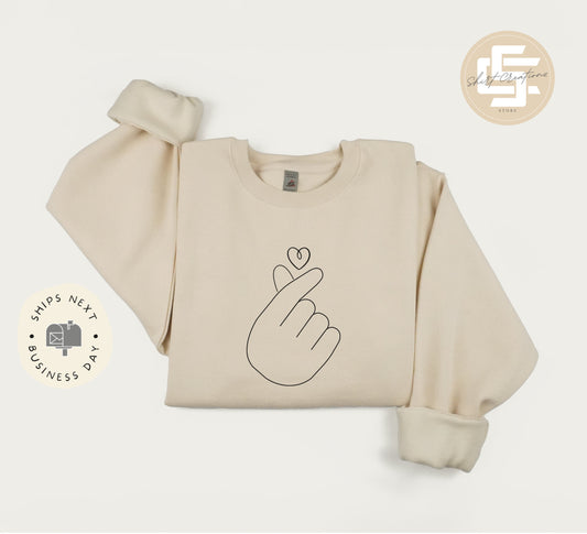 Korean finger heart sweatshirt, Cute heart sweater, k-drama k-pop crewneck sweatshirt, Xmas gift sweater.