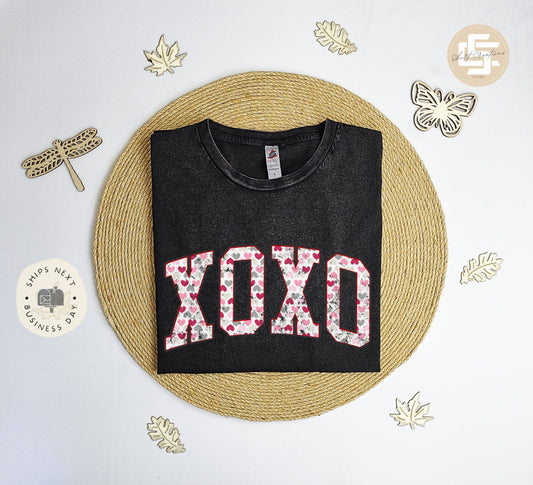 XOXO hearts Vintage T-Shirt, groovy Valentines day tee shirt, Galentines day shirt, girl friend gift T-shirt, Vintage tee shirt.