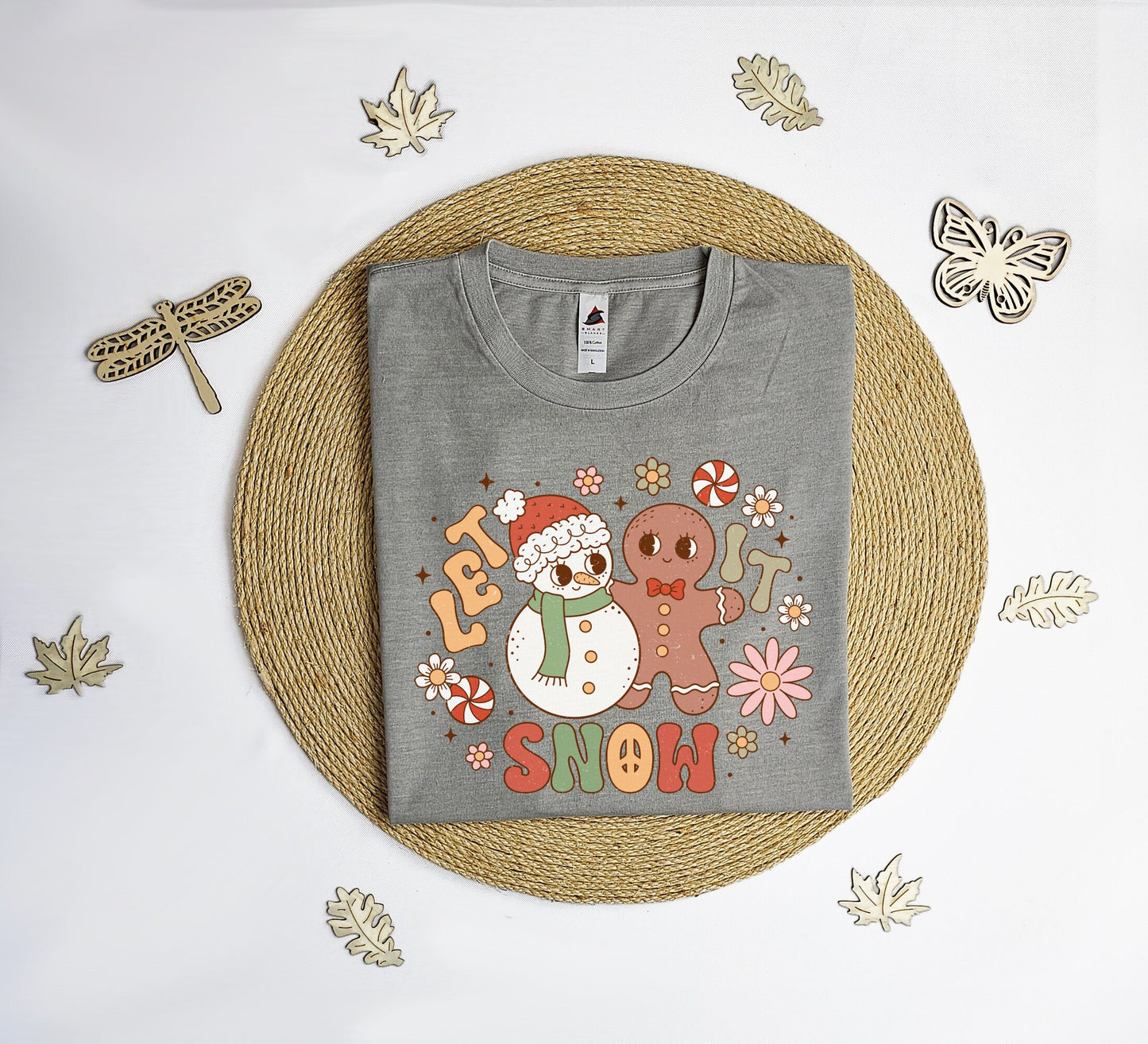 Let it snow Christmas Vintage T-Shirt, Christmas tee shirt, Xmas shirt, xmas gift T-shirt, Vintage tee shirt.